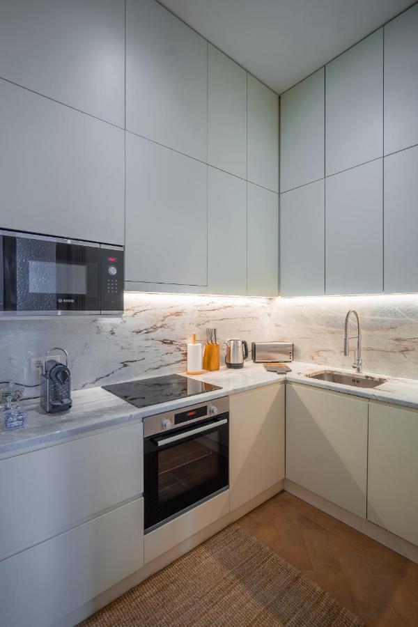 Paraiso Garden Suite--- Spacious & Downtown Porto Bagian luar foto